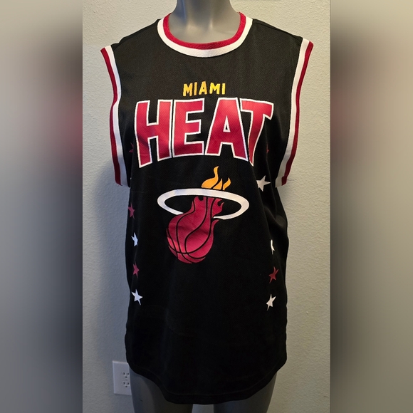 NBA Miami Heat #88 Jersey Size Medium Mens Ultra Game - Picture 1 of 4